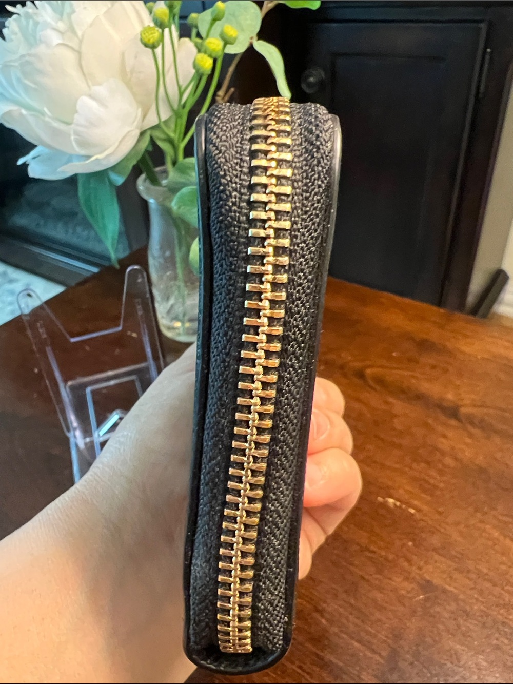 Authentic Coach Black Saffiano Zip Wallet with Gold Logo - Picture 5 of 17